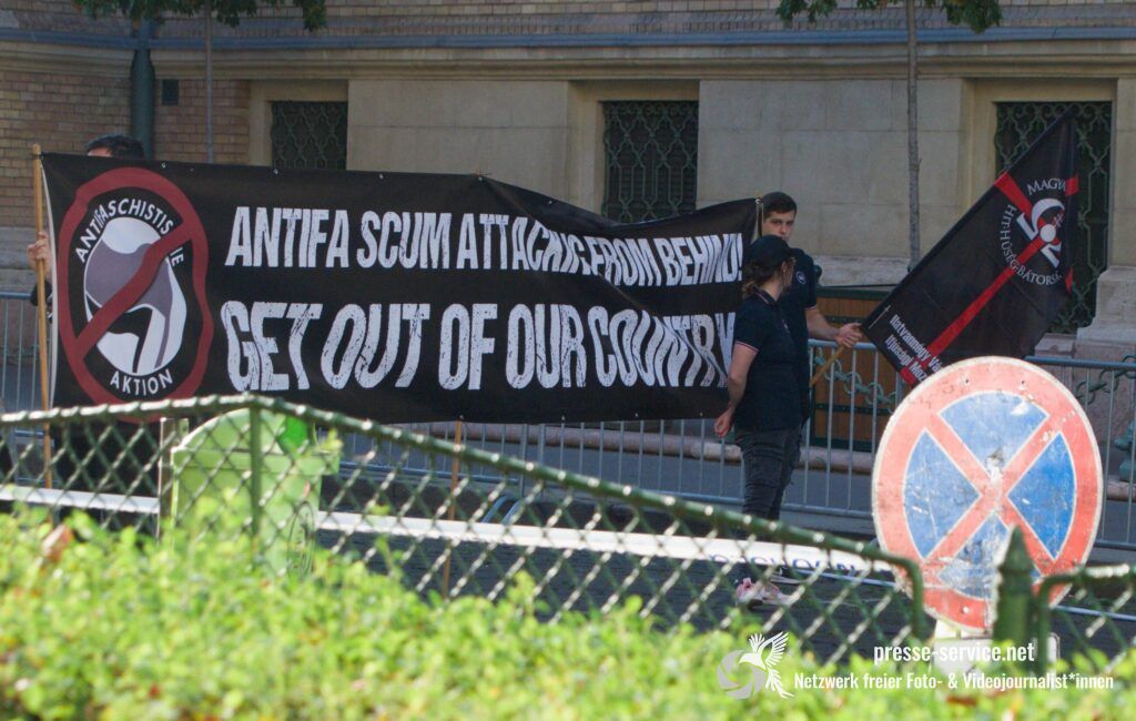 Budapest: Neonazistische Kundgebung vor dem Landesgericht (22.09.2025)