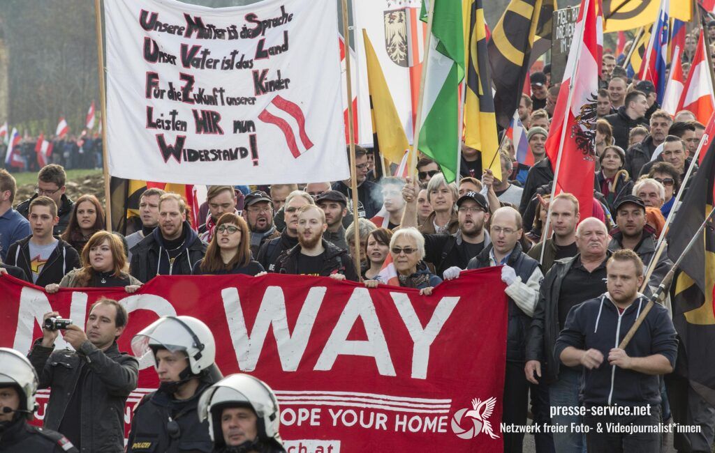 Spielfeld/Špilje: Rassistischer Aufmarsch der „Identitären“ (28.11.2015)