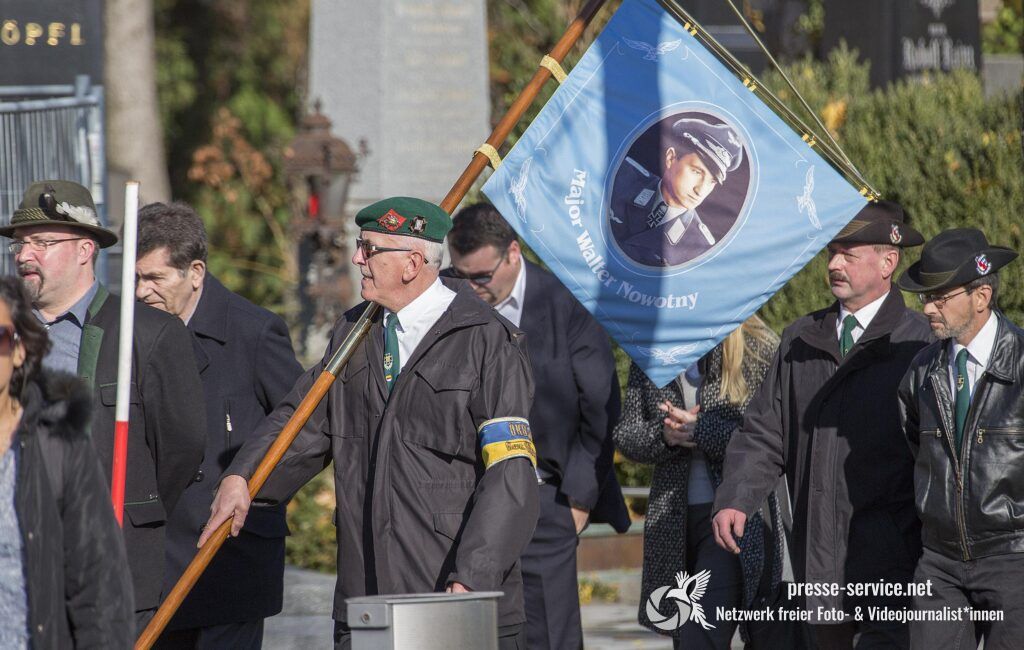Wien: Gedenken an NS-Piloten Walter Nowotny (08.11.2015)